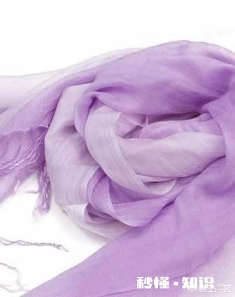 你认为紫色围巾适合45岁女人吗为什么