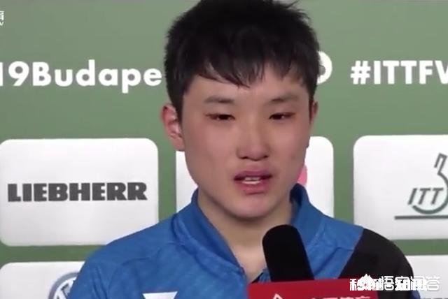 张本智和输球后接受中国记者采访，失声痛哭不甘心失败！你怎么看