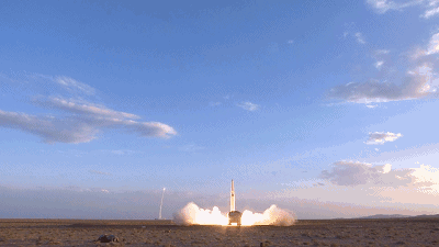 为什么客机飞过后面没有烟雾！而火箭升空时候那么大的喷火