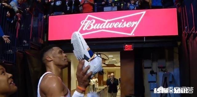 nba球星送鞋为什么不送鞋垫