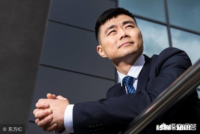 公司资金链断了工资发不下来，老板不正面回答问题，公司这样还能继续待下去吗