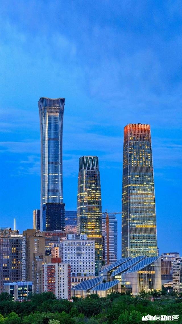 书法中，出锋的笔画是甩出来的吗