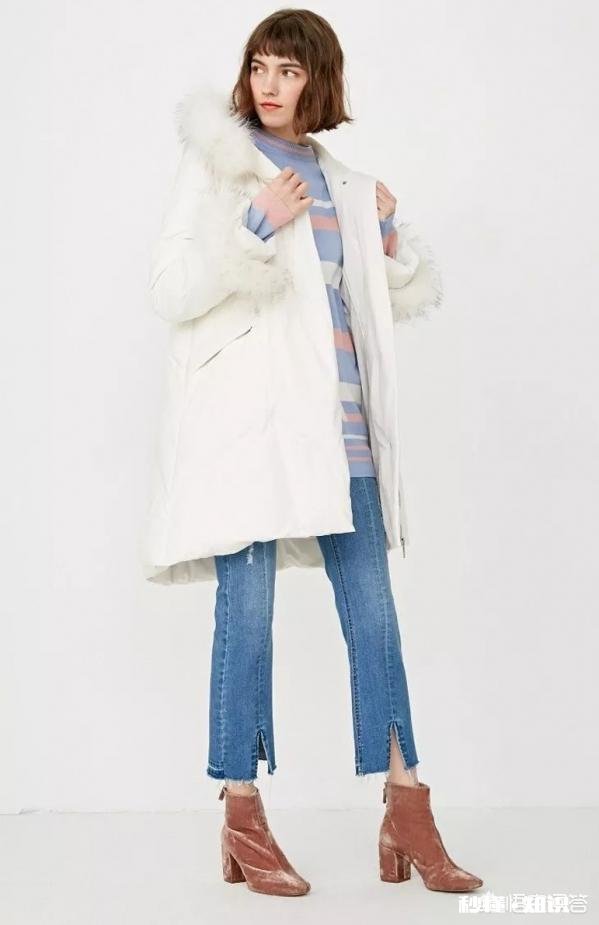 浅色的短羽绒服搭配什么颜色，什么款式的裤子