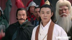 金庸小说《倚天屠龙记》中，主角张无忌的武力是否赶得上《神雕侠侣》中的新五绝