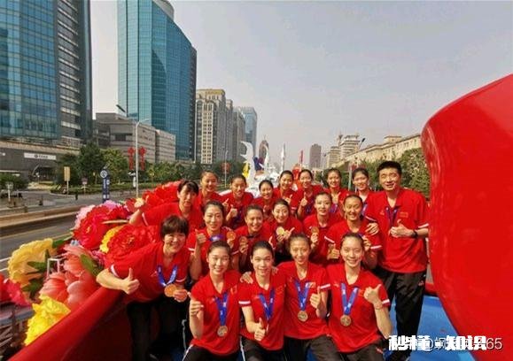 这届女排姑娘，有郎平太幸运了，对吗