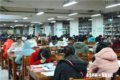 为什么考研考公务员的学生暑假都在学校复习不在家里呢家里不是环境好伙食也好吗