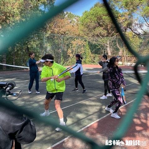 李娜和霍思燕魏大勋一起打网球一些体育明星为何转战娱乐圈