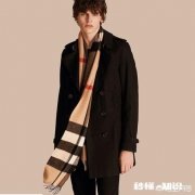 男生穿黑色外套搭配什么颜色围巾好看