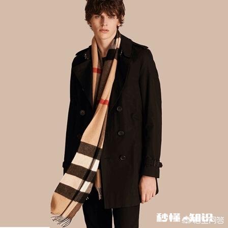 男生穿黑色外套搭配什么颜色围巾好看