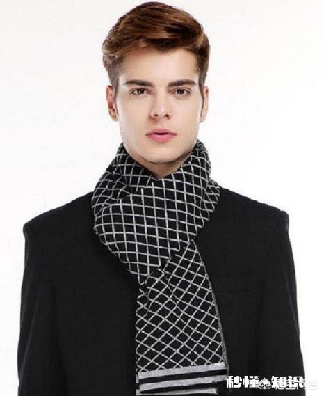 男生穿黑色外套搭配什么颜色围巾好看