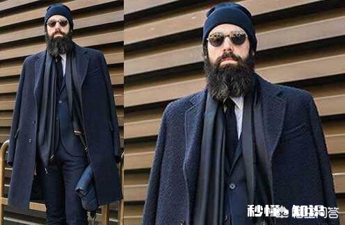 男生穿黑色外套搭配什么颜色围巾好看