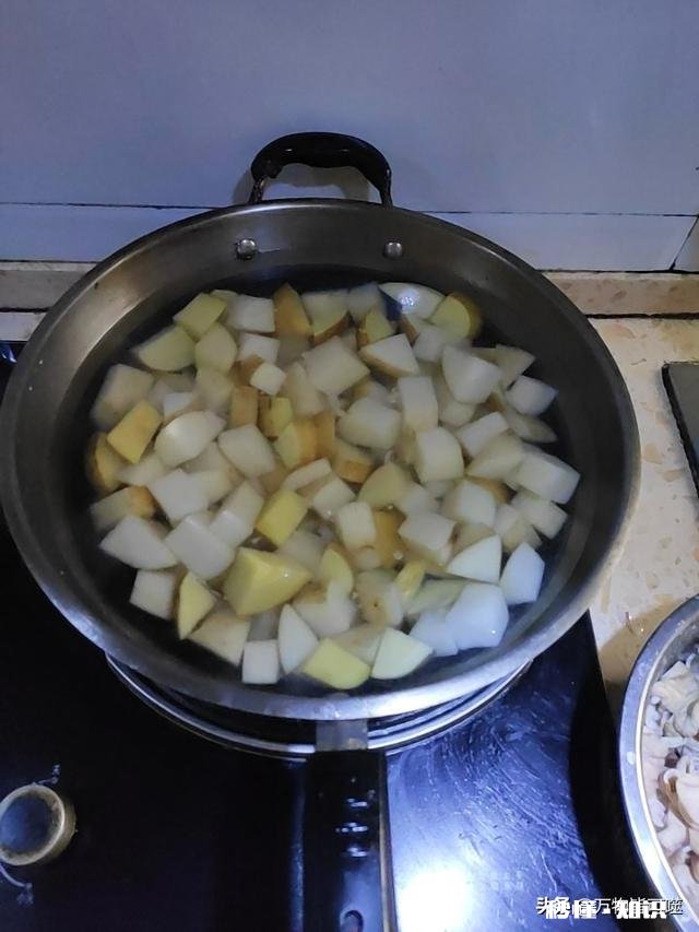 肥肠同什么搭配才更出彩