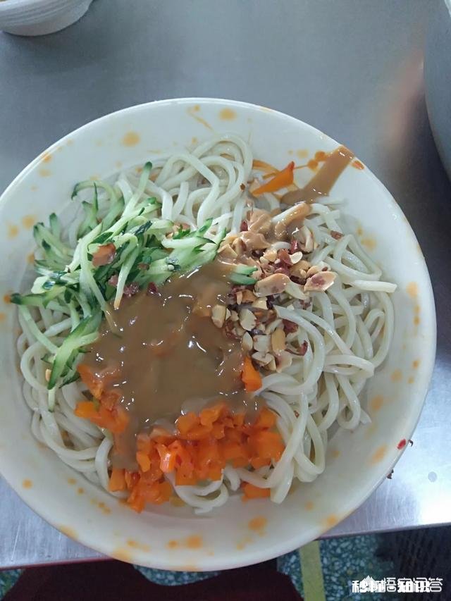 我是开面馆的,夏天快来了,想上凉面,请问凉面可以提前一天做好放冰箱里保存吗