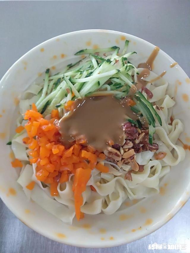 我是开面馆的,夏天快来了,想上凉面,请问凉面可以提前一天做好放冰箱里保存吗