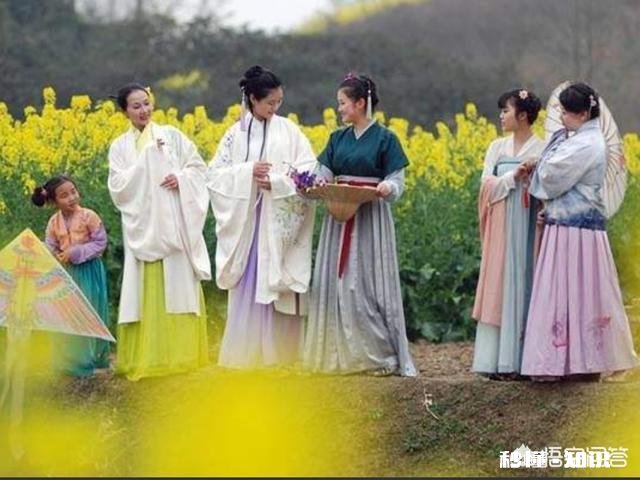 小步快走这个礼仪怎么来的