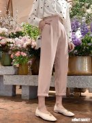 粉色七分裤怎么搭配短袖