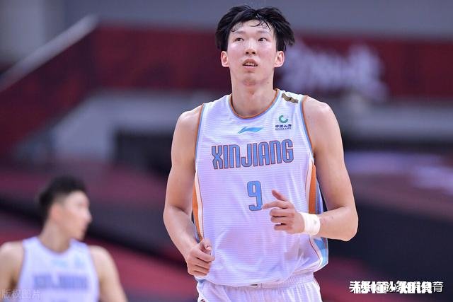 失去了周琦，下赛季面对联盟诸强，新疆男篮该怎么应对