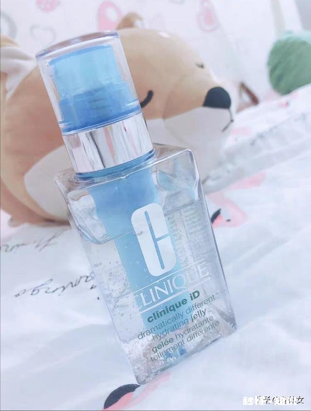 油皮重敏，脸颊经常泛红有什么比较推荐的护肤品吗