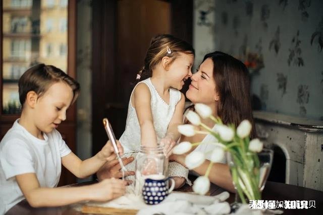 今天中午和大宝吵架了,觉得我向着妹妹,怎么和大宝解释啊