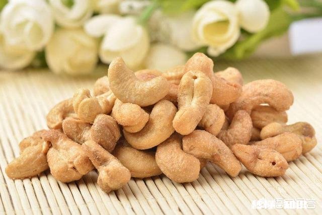 腰果与花生哪个更有营养更健康