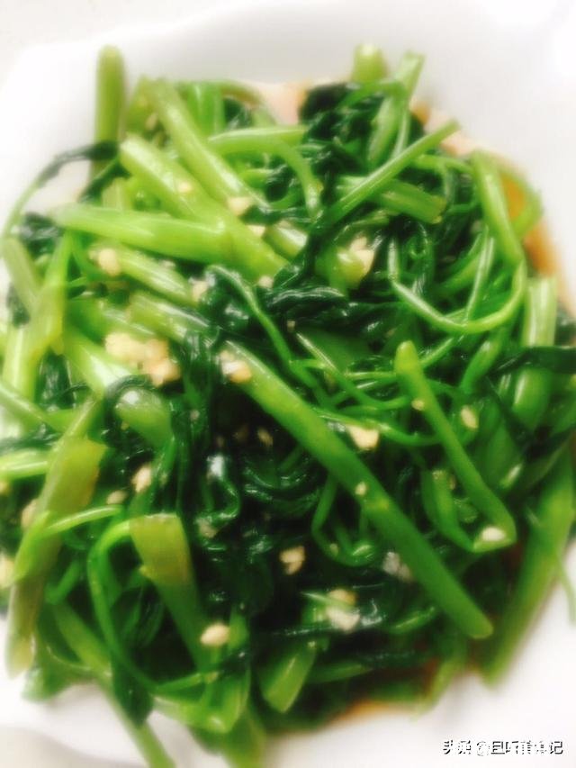 请问过节你们在家都做啥好吃的