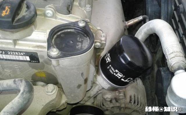 汽车保养换机油,安装机油滤芯时没有把机油滤芯里面加满机油,有影响吗