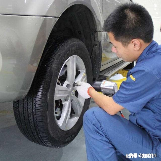 刚提新车，想问下一般汽车轮胎多久换一次，换什么轮胎好