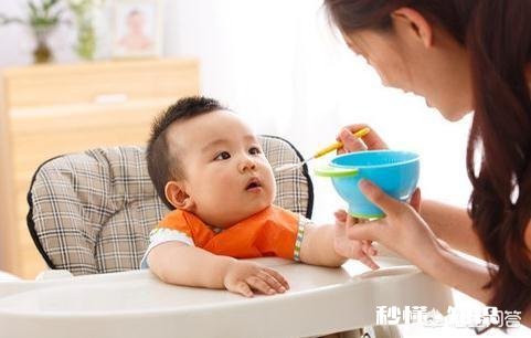 六个月的宝宝只喝奶粉可以吗