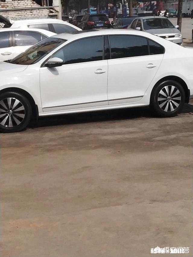 为什么有些汽车的后车门玻璃无法完全收入门内，有一些则可以貌似跟车的档次无关