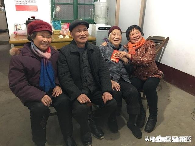 你认为，年是什么味道现在过年和小时过年有何不同