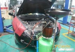 更换不同的机油时，用清洗发动机吗