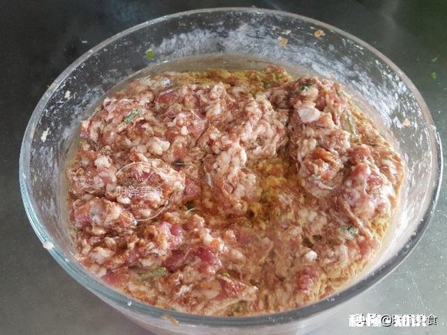 精肉水饺馅怎么调好吃