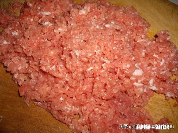 精肉水饺馅怎么调好吃