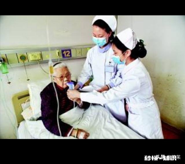 老婆拉邻居来家打麻将，女儿非要给她们带口罩，我女儿做的过分吗