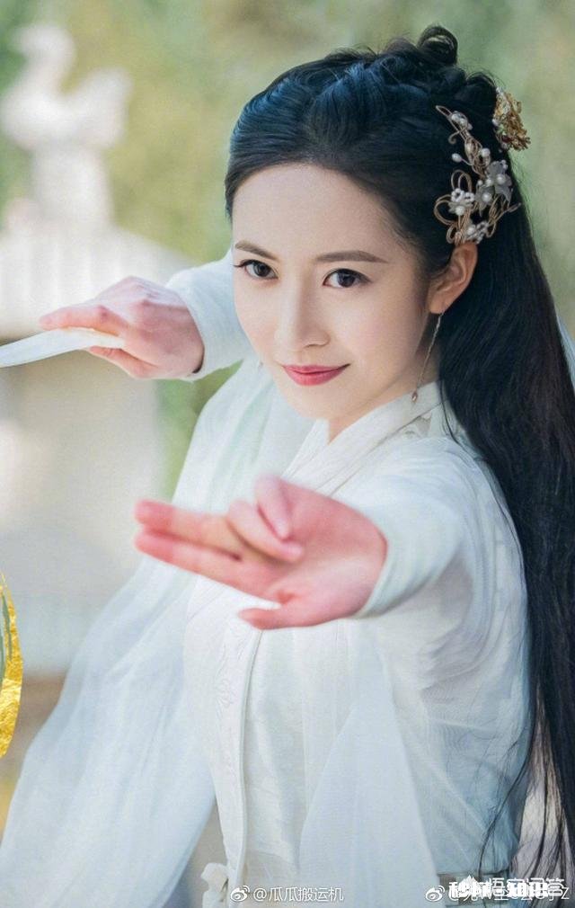 新《倚天》正在腾讯视频热播中，假如你是张无忌，你选周芷若，还是赵敏