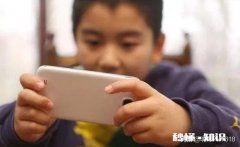 疫情期间上网课，有些孩子没学到知识却迷恋上手机，对此你怎么看