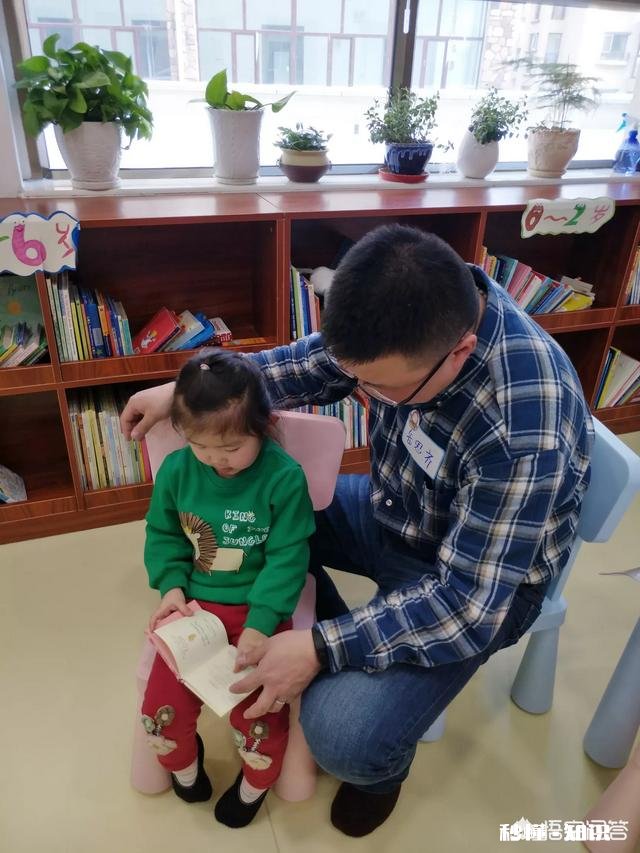 给孩子读绘本和孩子自己看手机绘本app，有哪些不同呢