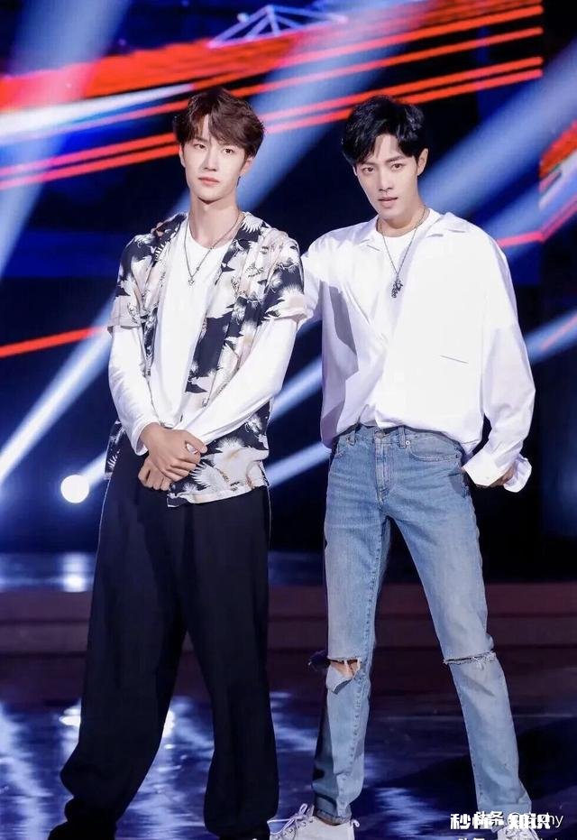 有肖战和王一博精美的图片可以分享一下吗，准备做锁屏