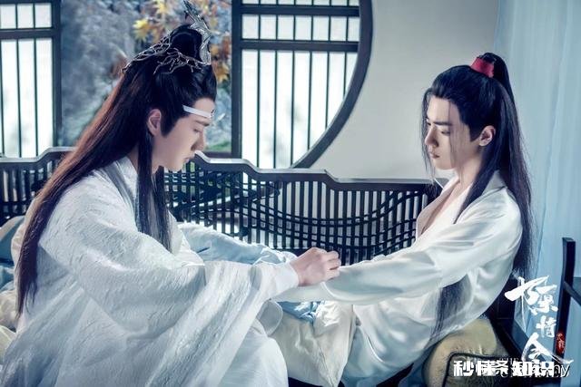 有肖战和王一博精美的图片可以分享一下吗，准备做锁屏