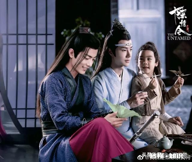 有肖战和王一博精美的图片可以分享一下吗，准备做锁屏