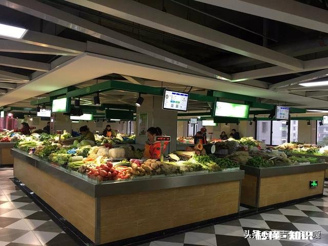 现在想做卤菜生意，是在菜市场还是开门面，哪个更靠谱