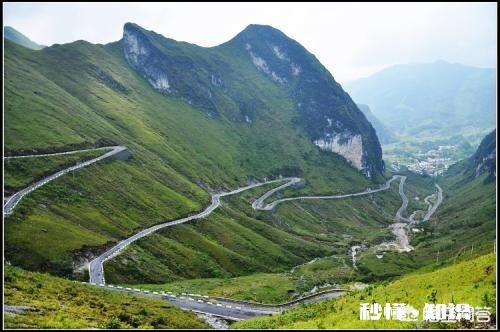 国、古仄 上联，水通南国三千里，下联怎么对