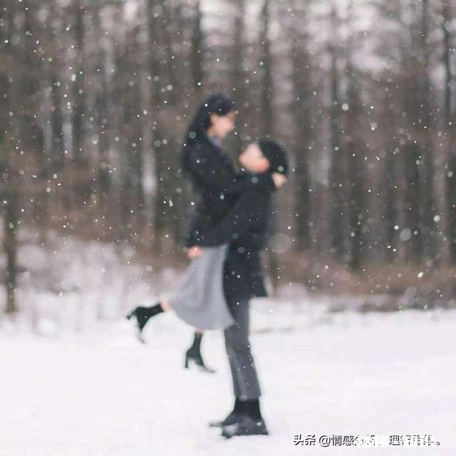 自己最好的朋友有了男朋友，感觉自己在她心里不是最重要了，心里好失落怎么办