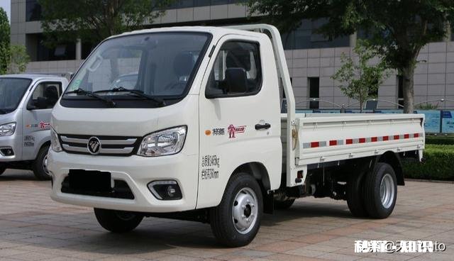 想买一辆两用车,可以拉货摆地摊,预算落地八万内,有什么推荐