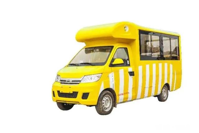 想买一辆两用车,可以拉货摆地摊,预算落地八万内,有什么推荐