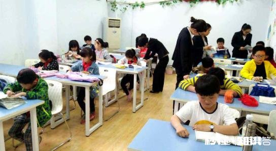 为什么父母都给孩子报很多辅导班，从精、心理和身体健康上真的对孩子好吗