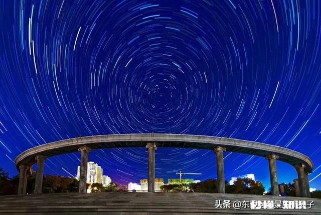 手上有三十万，有房子住。两儿子才几岁，现在要不要买一套房子