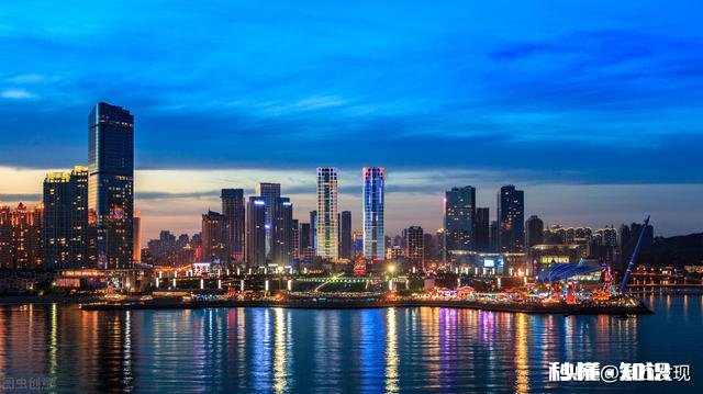 七月底想和女朋友出去旅游请问哪里比较合适呢