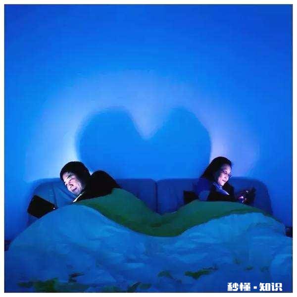 是现在找个人赶紧结婚，还是继续等那个合适的人