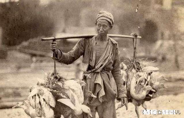 现在60多岁的中国男人还在辛苦劳动、努力工作是为了什么